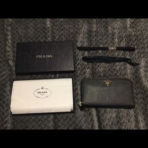❌ SOLD ❌ Prada Continental Zippy Wallet
